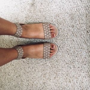 Light pink sandals